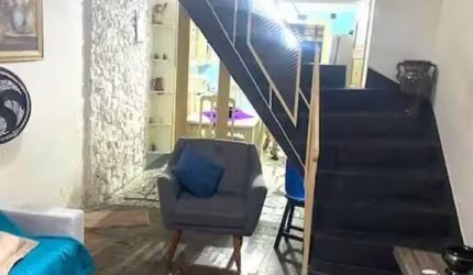 Sobrado Semi Geminado com Entrada Lateral