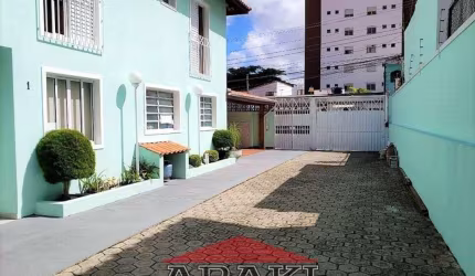 Excelente sobrado em condomínio!