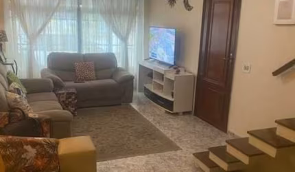 Vende-se Sobrado no Jardim Saúde - Excelente Estado de Conservação!