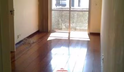Apartamento a 250 metros do metrô Santa Cruz.