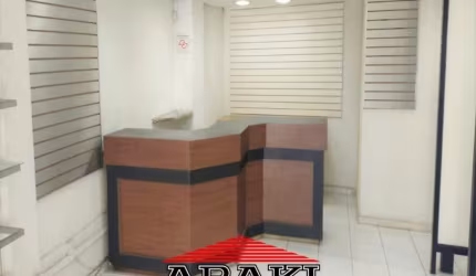 Comercial Próximo do Metro Praça da Arvore.