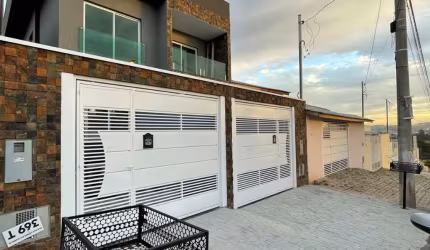 Linda Casa Térrea para Locação no Portal dos Ipês em Cajamar/SP.