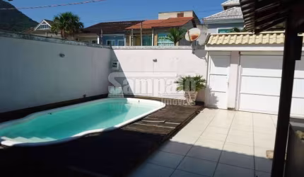 Casa em condomínio fechado com 3 quartos à venda na Estrada Cachamorra, Campo Grande, Rio de Janeiro, 230 m2 por R$ 850.000
