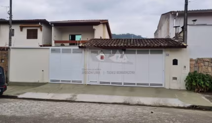 Sobrado reformado, com 03 quartos ( sendo 02 suítes)- Estrela D&amp;apos;Alva- Caraguatatuba/SP