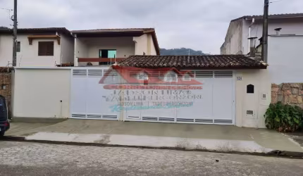 Sobrado reformado, com 03 quartos ( sendo 02 suítes)- Estrela D&amp;apos;Alva- Caraguatatuba/SP
