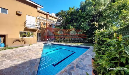 Casa de luxo à venda em Caraguatatuba-SP, Massaguaçu: 3 quartos, 3 suítes, 3 salas, 5 banheiros, 3 vagas de garagem, 400m².