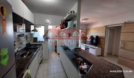 Apartamento de 2 quartos com suíte e vaga de garagem no Centro de Caraguatatuba-SP: Imperdível oportunidade de investimento!