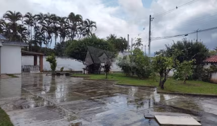 Área de esquina com 4 casas para renda no Porto Novo- Caraguatatuba- 350 metros da praia
