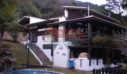Casa na Praia de Guaecá - Portal do Carmo - São Sebastião