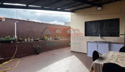 Para quem busca um lar à menos de 100 metros da praia, no bairro Porto Novo