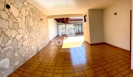 Casa com Salão de 2 Quartos e 175 m² no Bairro Parque dos Bandeirantes!