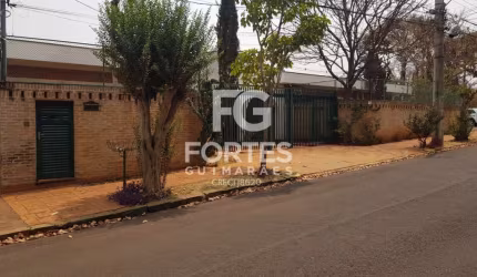 Casa Térrea de Esquina Residencial/ Comercial 436m² com 4 quartos sendo 3 suítes, no Alto da Boa Vista entre as avenidas Presidente Vargas, Independência e João Fiusa;