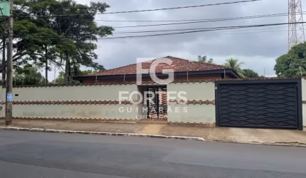 Casa Comercial Para Locação, 05 Salas, 1803 m² de Terreno, 18 Vagas de Garagem P/ Clientes, República