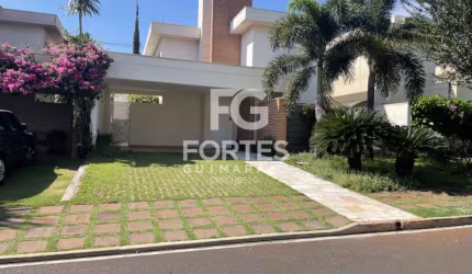 Sobrado em condomínio para alugar, 3 quartos/2 suítes, 242,07 m² de construção no Guaporé