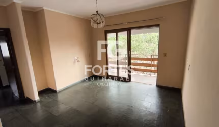 Apartamento 88m² próximo do hospital São Lucas e da faculdade Barão de Mauá, com 3 quartos e armários, e 1 banheiro social com gabinete, espelho e box em acrílico;