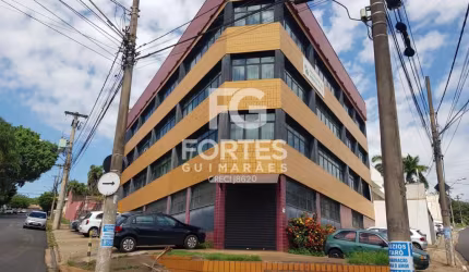 Imóvel comercial, pavimento térreo, 472,57 m² de construção, Jardim América.