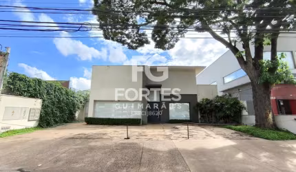 Imóvel Comercial Sobrado com 900m² de área construída em um terreno de 890,50m², sendo um grande salão com divisória para show room planejado, espaço para escritório e com ares condicionados