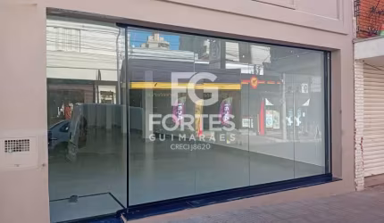 Salão/Loja Comercial, 210 m² Vão Livre, Vitrine, Centro