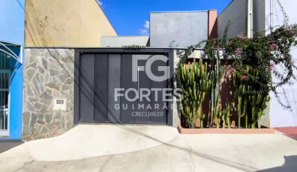 Casa Térrea Recém Reformada 94m² com 3 quartos sendo 1 suíte, ventiladores de teto e 1 com armário, no Jardim América, ao lado da avenida Portugal e próximo do Oba Hortifruti;