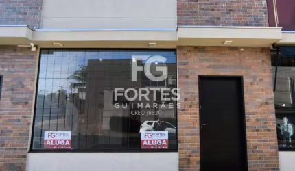 Salão/ Loja Comercial 41m² sendo salão em vão livre com aproximadamente 29m² (5,25x5,50), ao lado e com vista para avenida Maria Tereza Braga Cerri;