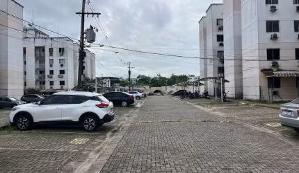 Alugo apartamento no Vitório Maguari