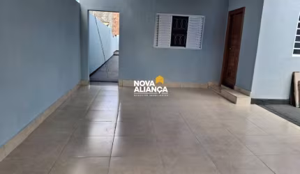 Casa com 4 quartos à venda no Boa Vista, Uberaba , 203 m2 por R$ 355.000