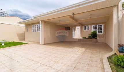 Sobrado com 3 quartos,1 Suíte,04 vagas, Espaço Gourmet, Silveira da Motta, São José dos Pinhais R$ 1.100.000,00