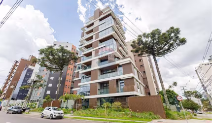Apartamento duplex novo no batel