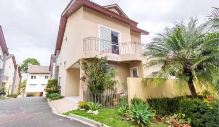 Casa com 3 quartos sendo um suíte, 3 vagas de garagem –Bom Retiro –Curitiba/PR  R$ 1.580.000,00