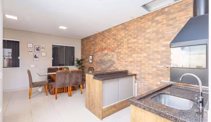 Casa térrea com 3 quartos, 2 vagas, Excelente espaço gourmet, no Jardim Monza- Colombo