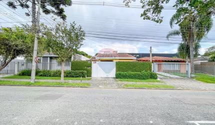Casa térrea no Hugo Lange com 286,90m2 podendo ser Residencial ou comercial