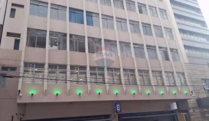 Garagem Comercial no Centro por Ótimo Preço!