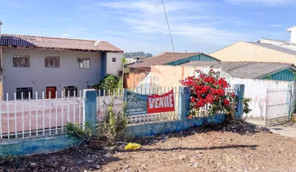 Terreno com construção e excelente localização no Maracanã – Colombo!