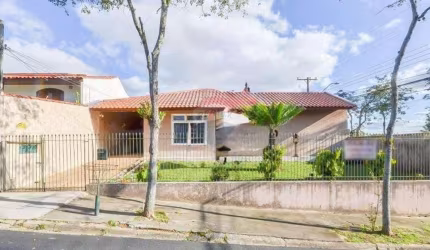 Casa para venda em Bacacheri de 210.90m² com 4 Quartos, 2 Suites e 3 Garagens