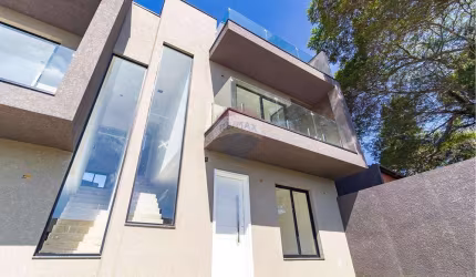 Sobrado para venda em Boqueirão de 118.00m² com 3 Quartos e 2 Suites