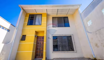 Casa para venda em Hauer de 190.00m² com 4 Quartos, 1 Suite e 3 Garagens