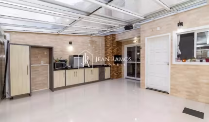Sobrado com área gourmet  para venda, 3 quarto(s) e 2 vagas,  Boqueirão, Curitiba