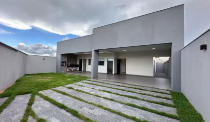 Casa nova, imóvel moderno e pronto para morar.