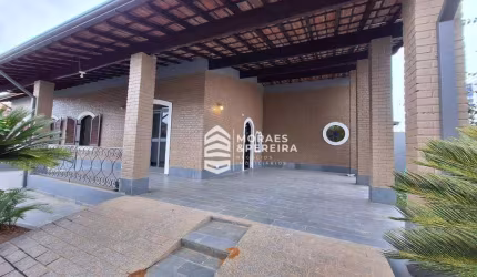 Casa com 3 dormitórios para alugar, 225 m² por R$ 3.534,20/mês - Santana - Pindamonhangaba/SP