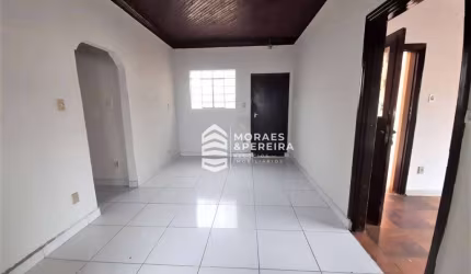 Casa com 3 dormitórios para alugar, 146 m² por R$ 1.582,59/mês - Centro - Pindamonhangaba/SP
