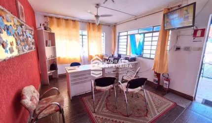Casa com 1 dormitório para alugar, 342 m² por R$ 8.086,96/mês - Centro - Pindamonhangaba/SP