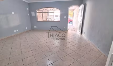 Sobrado para locação no Tatuapé, de 180m2, 3 dormitórios e 2 vagas de garagem, fácil acesso a Estaç