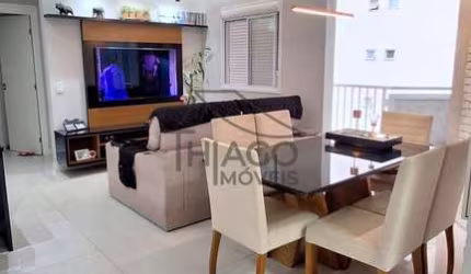 Apartamento lindo de dois dormitórios sendo uma suite, sala ampiada, varanda gourmet com churrasque