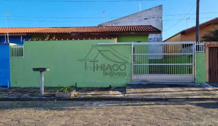 CASA TÉRREA DE 2 DORMITÓRIOS, A 600 METROS DA PRAIA DE PERUÍBE