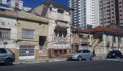 Sobrado à venda no Belenzinho que precisa de reforma, com 3 dormitórios, ao lado do Hospital Santa