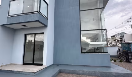 Lindo sobrado esquina em São José SC