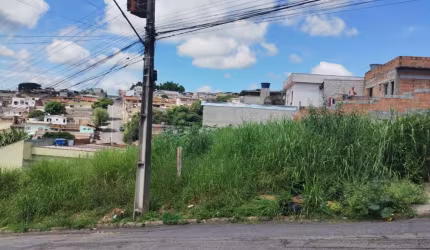 Terreno de 205 m² perto de escolas e supermecados no Bairro Sion/Varginha-MG