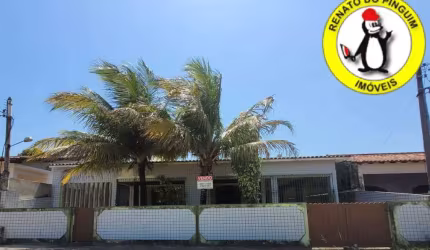 CASA NA QUADRA DA PRAIA