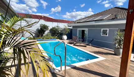 Casa com piscina - Nova Rússia