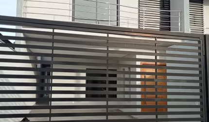 SOBRADO RESIDENCIAL À VENDA NO CENTRO PRÓXIMO DA PRAIA